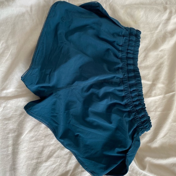 Lululemon sz 4 seek the heat short - Picture 2 of 6